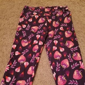 Lularoe OS leggings (purple strawberries)